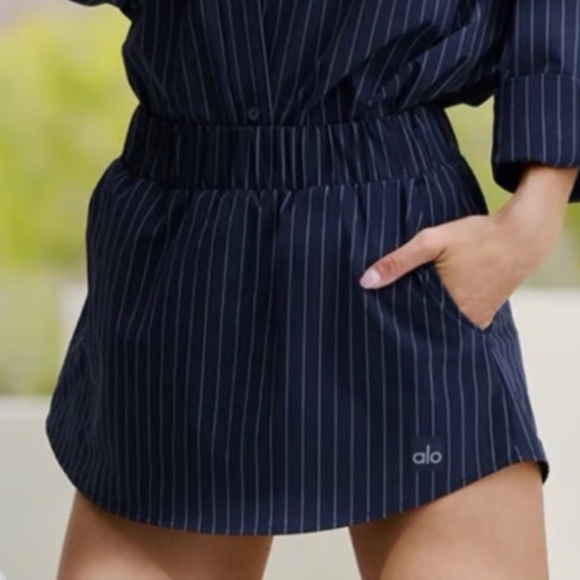ALO Yoga Dresses & Skirts - Alo Yoga Pinstripe Daylight Mini Skirt Navy/Ivory S
